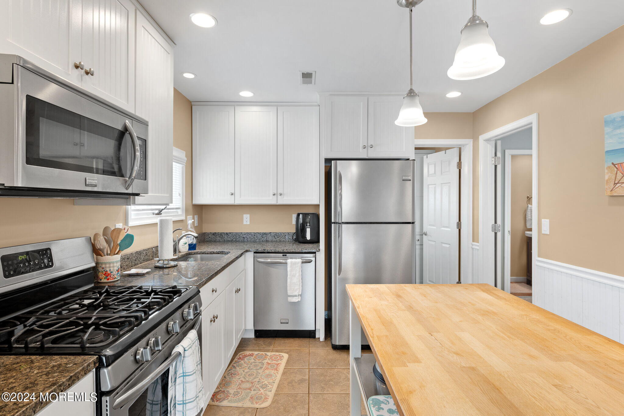 60 Mary Alice Road Manahawkin, NJ 08050 - Photo 16 of 48 025-original-photo