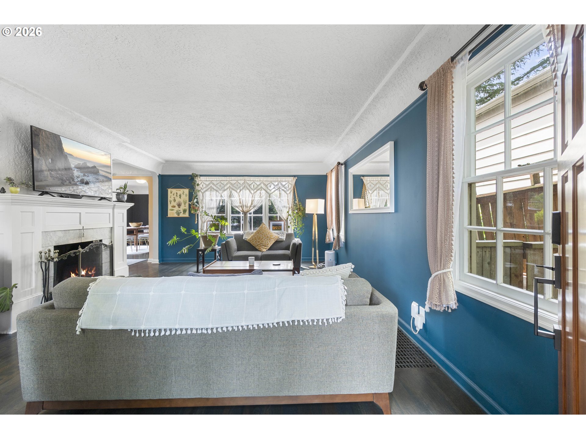 8435 Southwest 11th Avenue Portland, OR 97219 - Photo 5 of 47