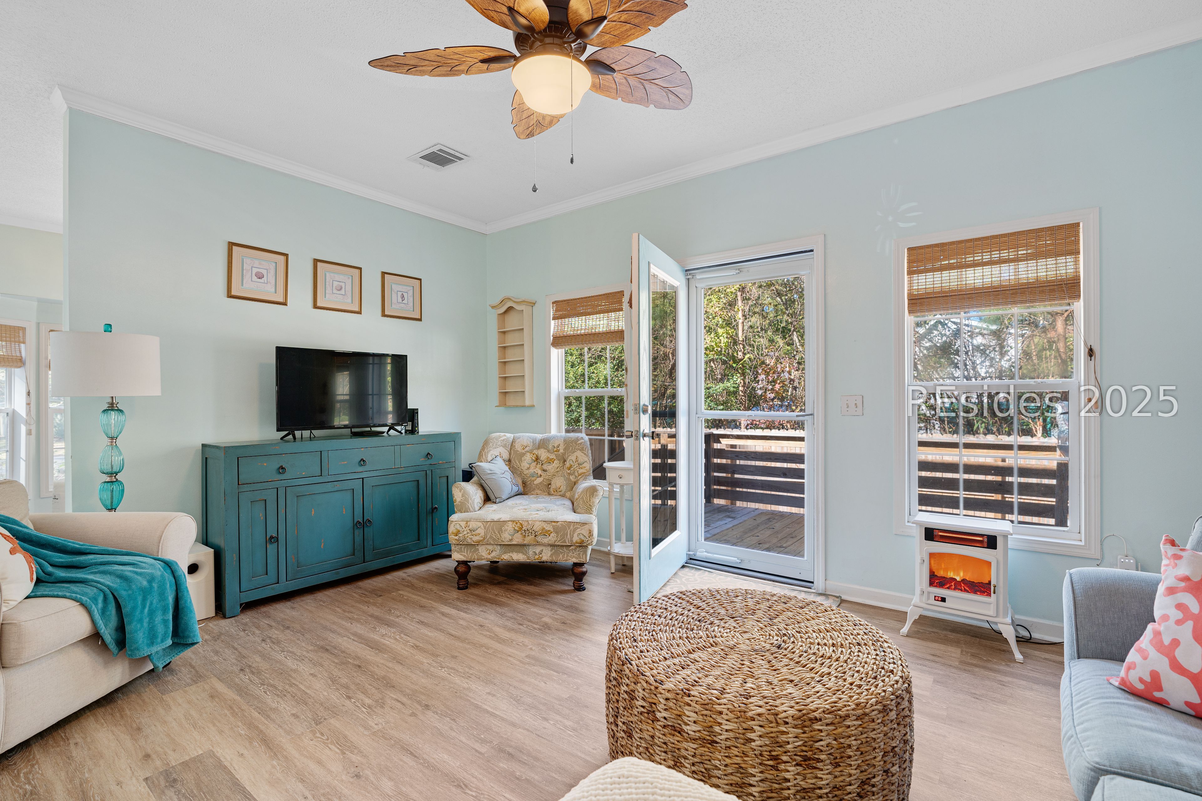 266 Wise Street Ridgeland, SC 29936 - Photo 23 of 35 Living room from back hallway