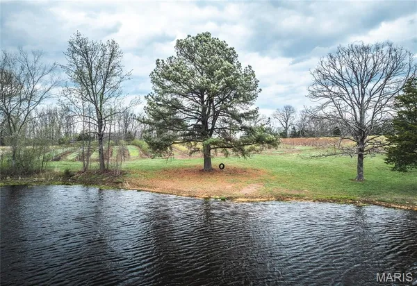 $390,000 | 552 Lick Creek Road, Leasburg, MO 65535