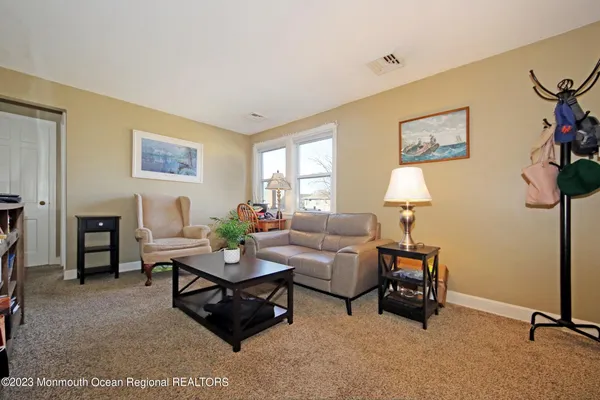 $2,000 | 14 Oldfield Place, Red Bank, NJ 07701