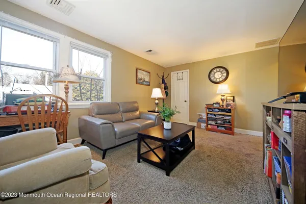 $2,000 | 14 Oldfield Place, Red Bank, NJ 07701