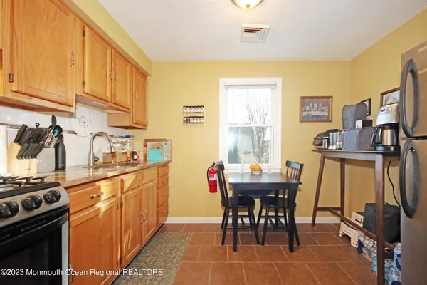 $2,000 | 14 Oldfield Place, Red Bank, NJ 07701