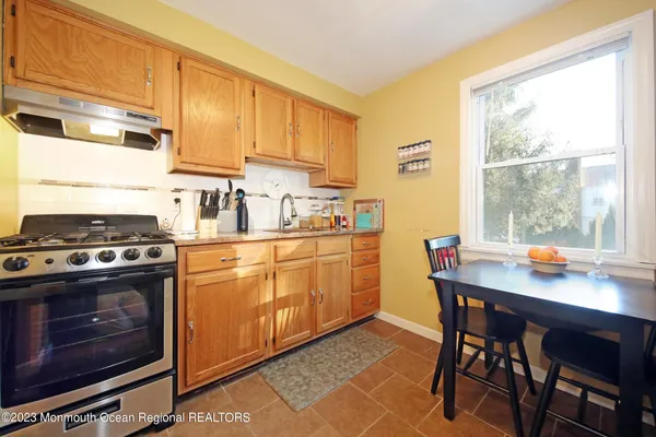 $2,000 | 14 Oldfield Place, Red Bank, NJ 07701