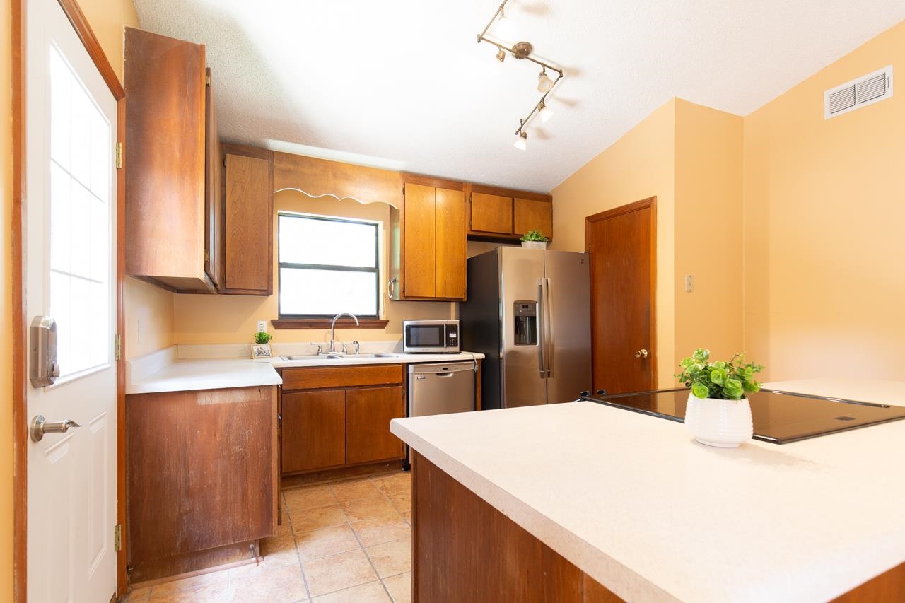 6700 Apollo Trail Tallahassee, FL 32309 - Photo 2 of 36