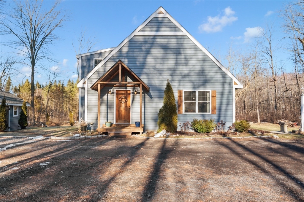 9 Mapleton Road Merrimac, MA 01860 - Photo 1 of 33 Gallery Image 1