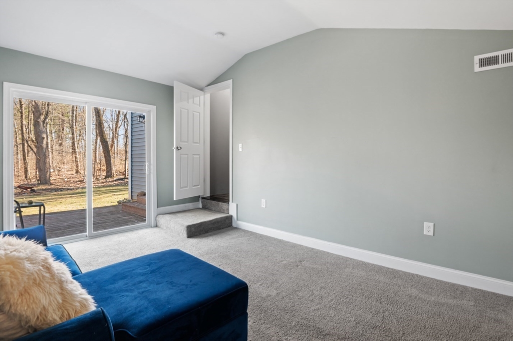 9 Mapleton Road Merrimac, MA 01860 - Photo 11 of 33 Gallery Image 11