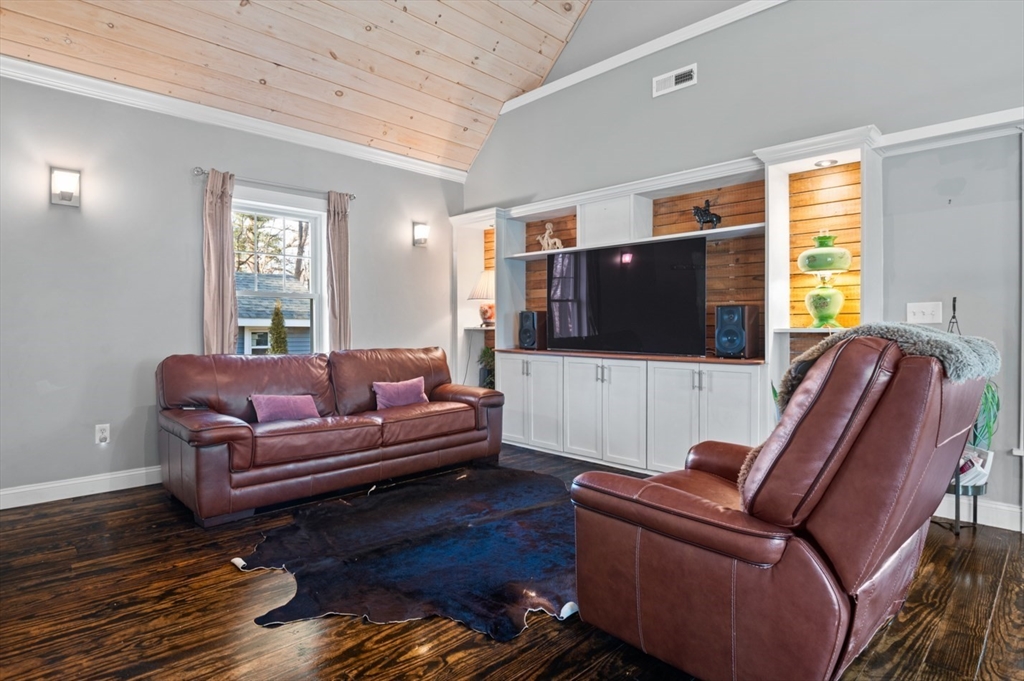 9 Mapleton Road Merrimac, MA 01860 - Photo 2 of 33 Gallery Image 2