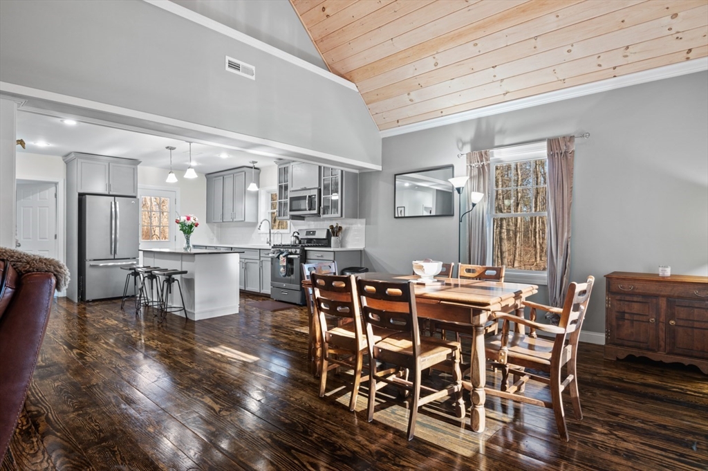 9 Mapleton Road Merrimac, MA 01860 - Photo 7 of 33 Gallery Image 7