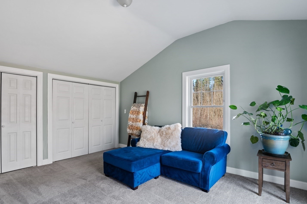 9 Mapleton Road Merrimac, MA 01860 - Photo 10 of 33 Gallery Image 10