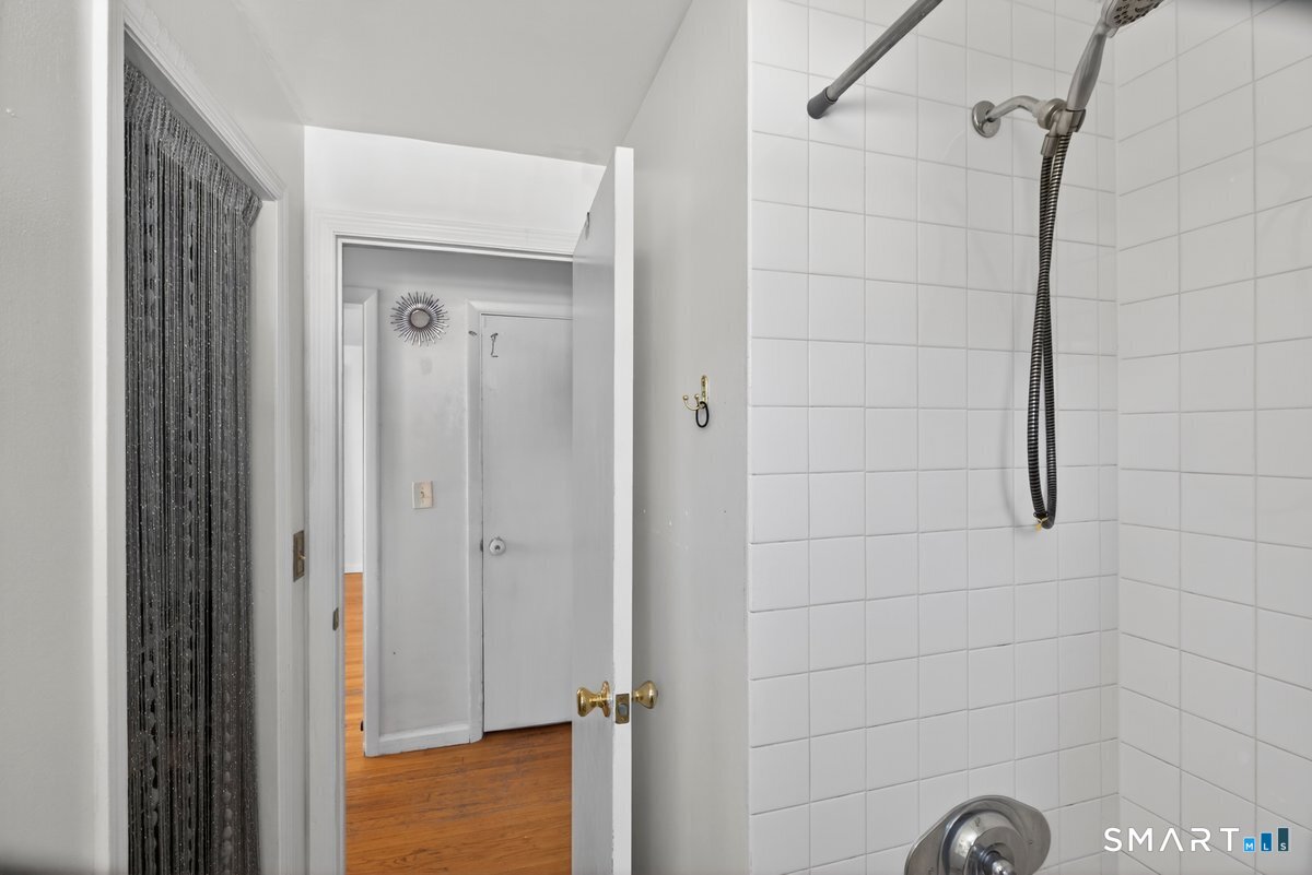 1 Leonard Road Enfield, CT 06082 - Photo 20 of 40