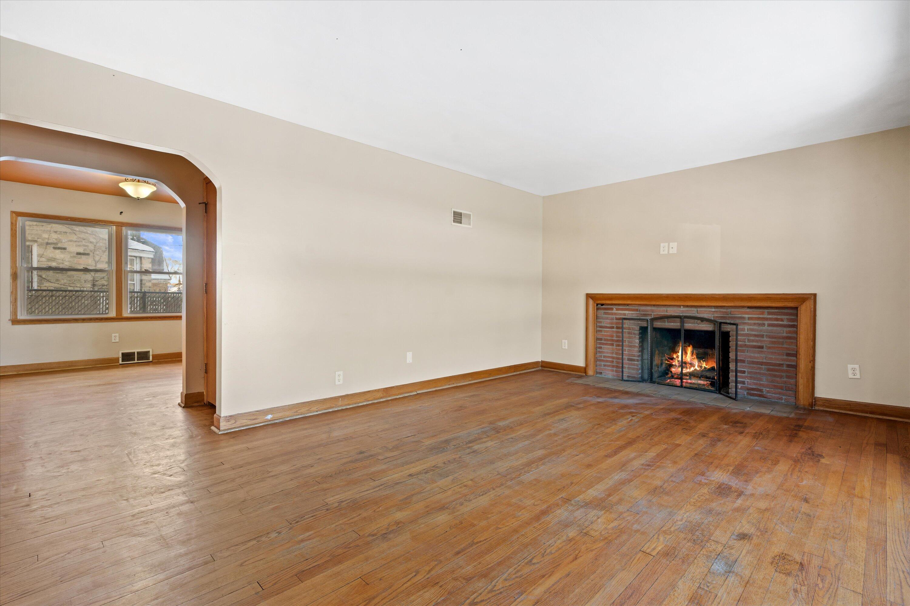 3955 North 46th Street Milwaukee, WI 53216 - Photo 14 of 25 Opens to dining room