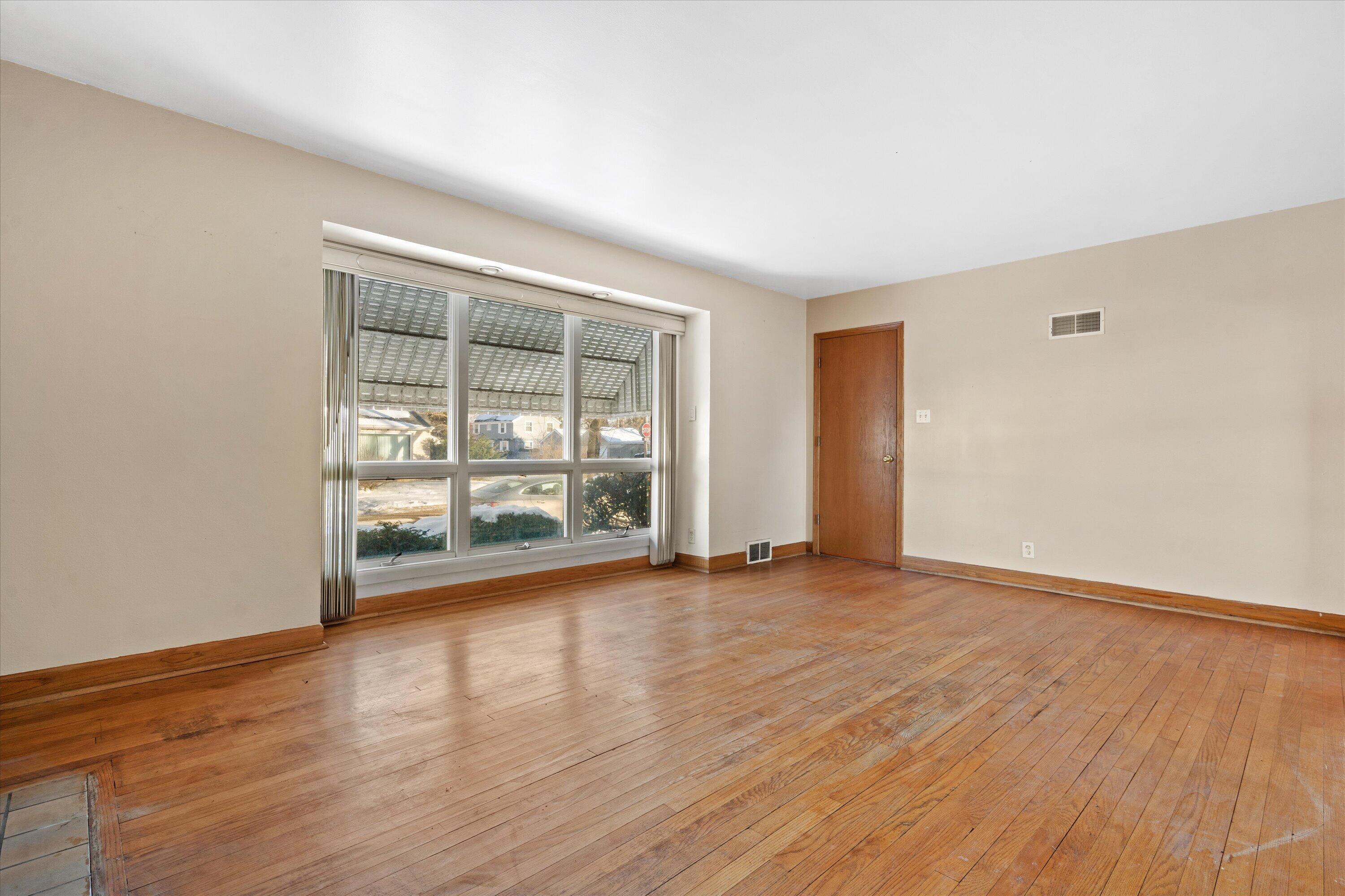 3955 North 46th Street Milwaukee, WI 53216 - Photo 15 of 25 Family Room 4