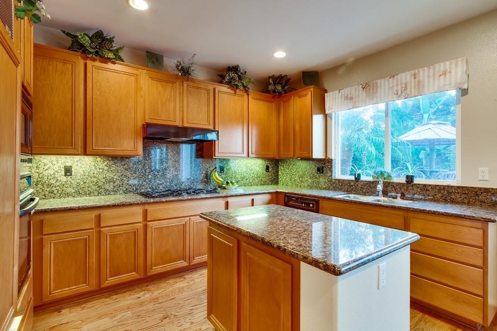 3906 Rill Court Carlsbad, CA 92010 - Photo 10 of 25