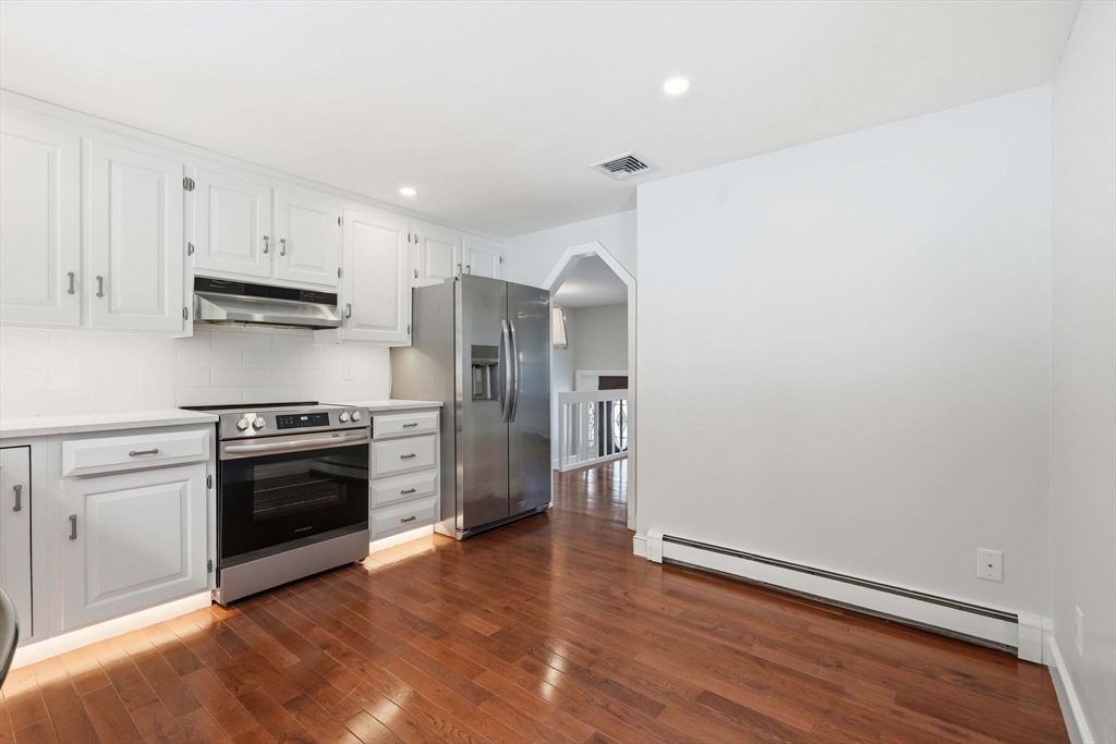 17 1/2 Averill Street Topsfield, MA 01983 - Photo 11 of 36