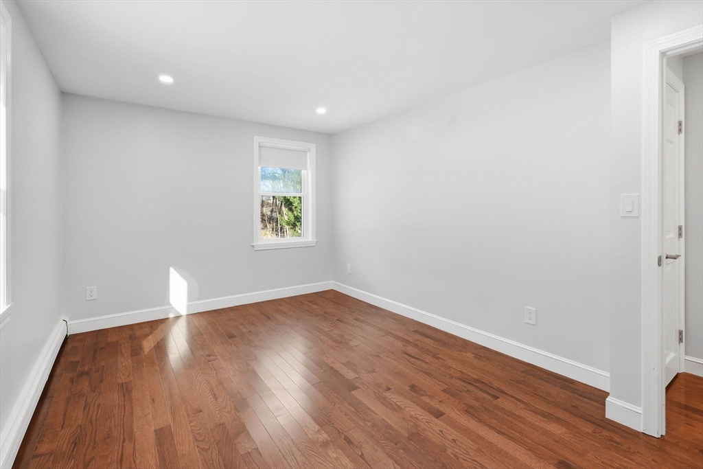 17 1/2 Averill Street Topsfield, MA 01983 - Photo 20 of 36