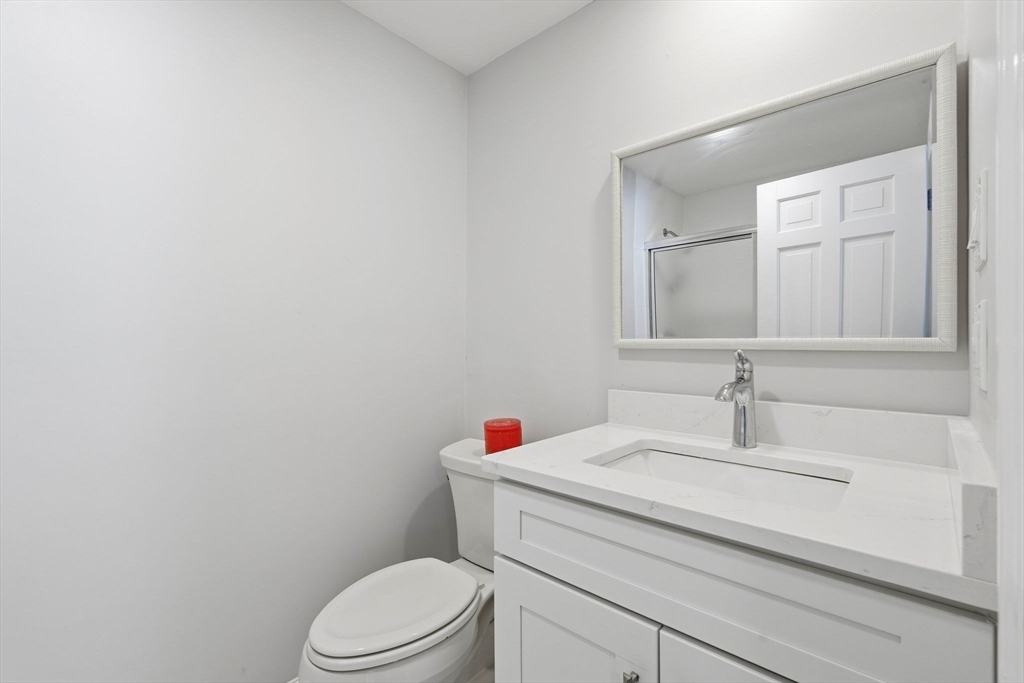 17 1/2 Averill Street Topsfield, MA 01983 - Photo 24 of 36