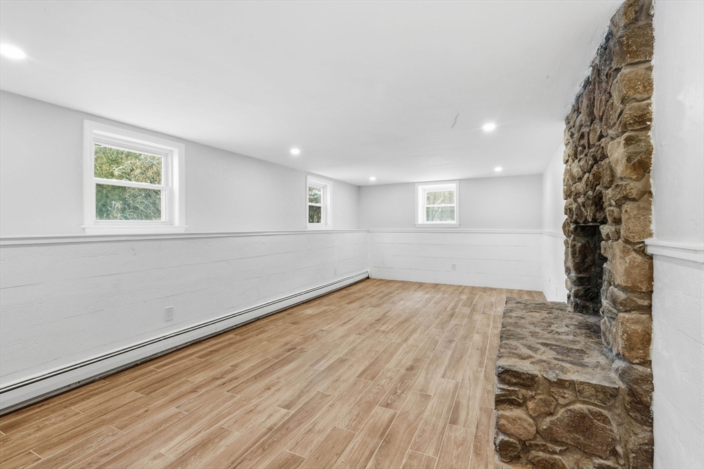 17 1/2 Averill Street Topsfield, MA 01983 - Photo 26 of 36