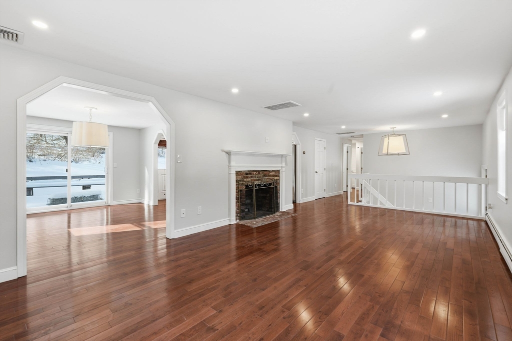 17 1/2 Averill Street Topsfield, MA 01983 - Photo 7 of 36