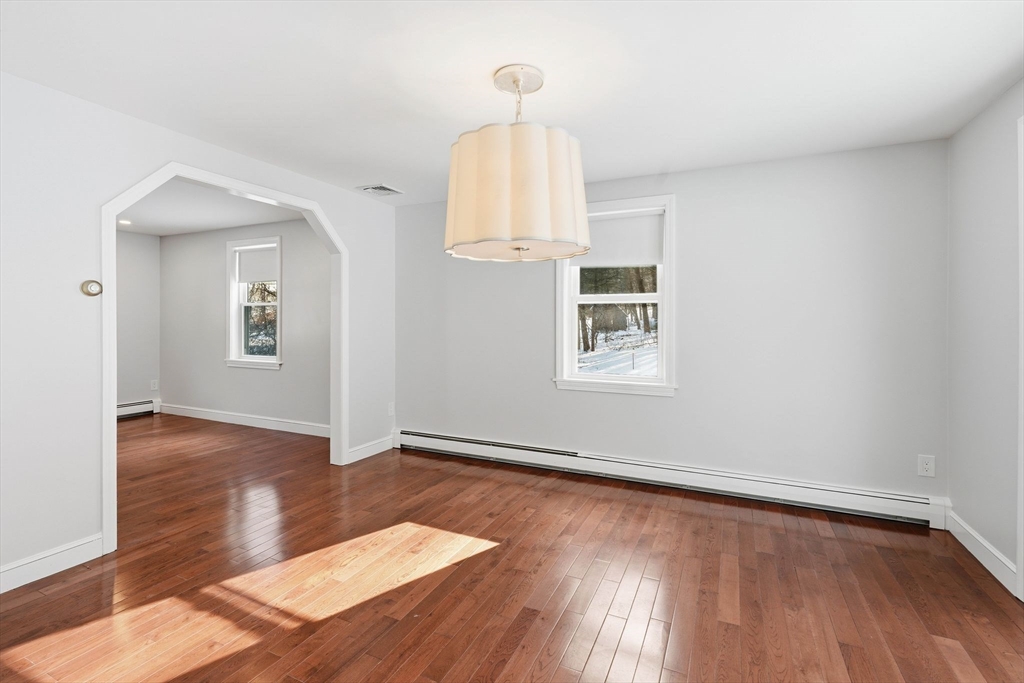 17 1/2 Averill Street Topsfield, MA 01983 - Photo 10 of 36