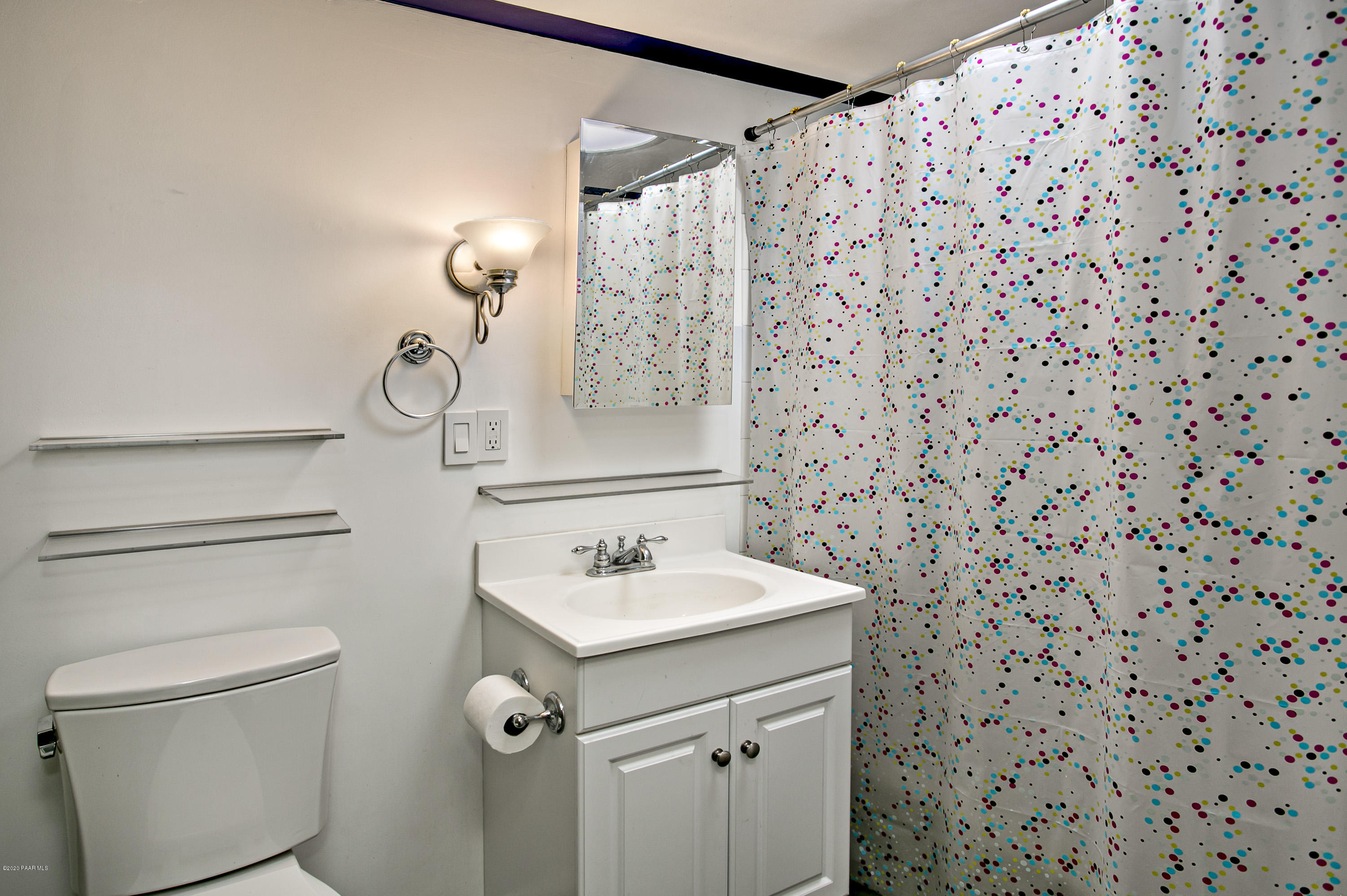 2048 View Point Road Prescott, AZ 86303 - Photo 14 of 26 Guest Full Bathroom