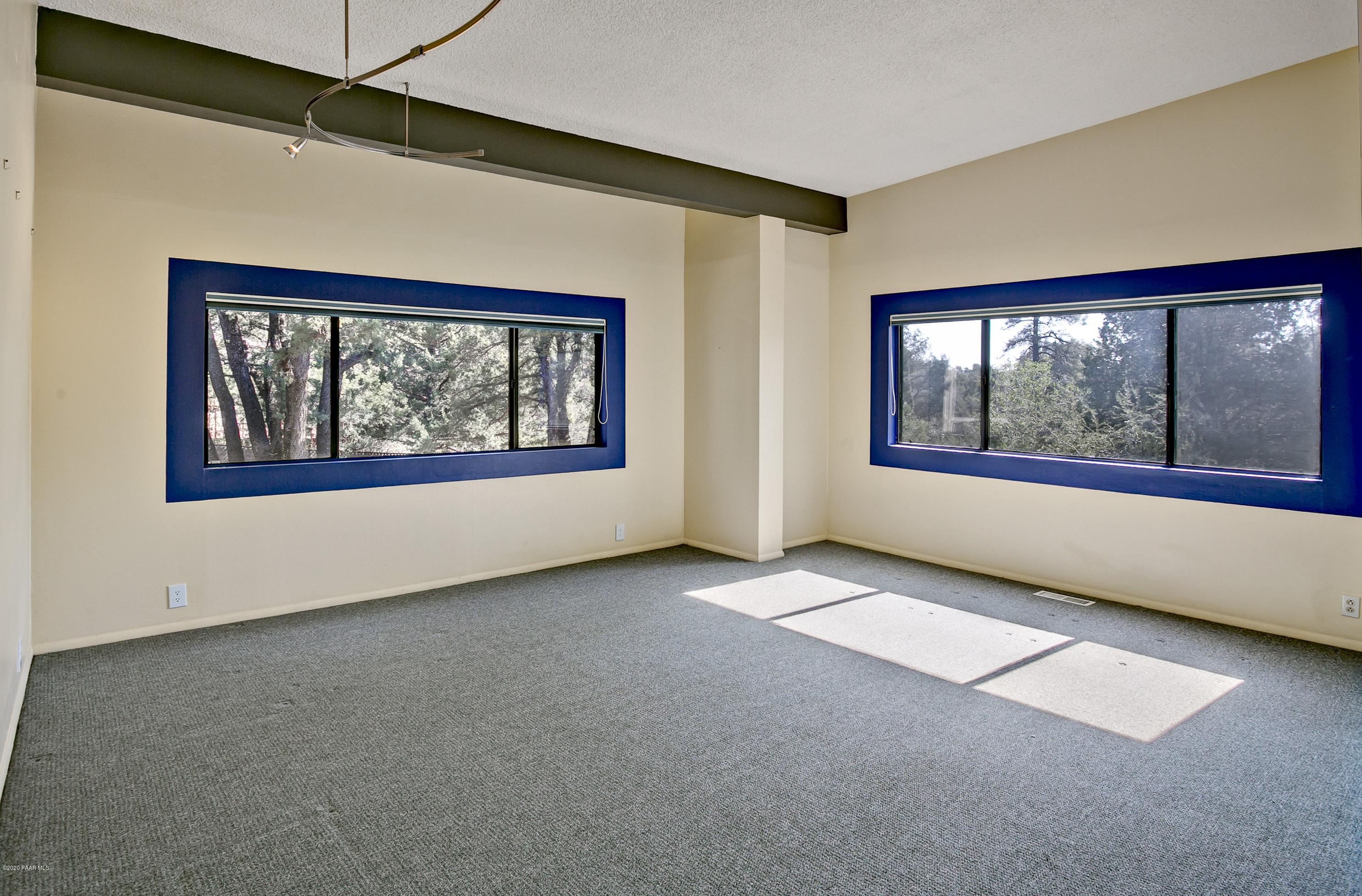 2048 View Point Road Prescott, AZ 86303 - Photo 9 of 26 Living Room