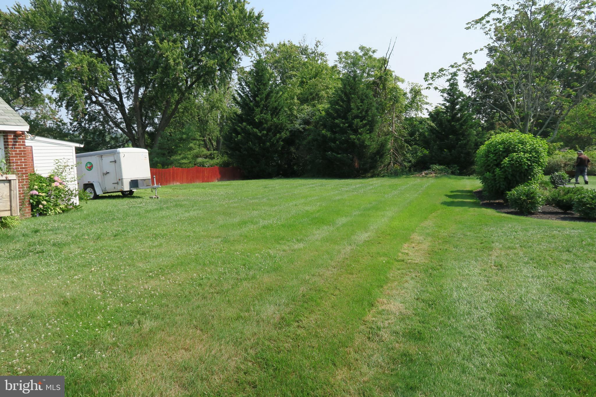 4106 Perry View Road Baltimore, MD 21236 - Photo 2 of 34 Large flat backyard