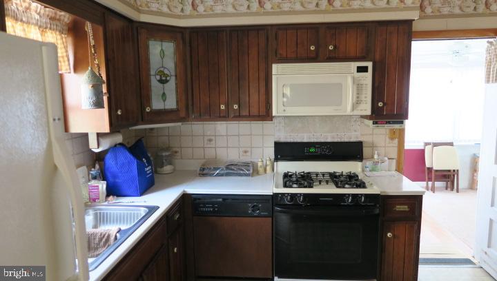 4106 Perry View Road Baltimore, MD 21236 - Photo 11 of 34 Kitchen