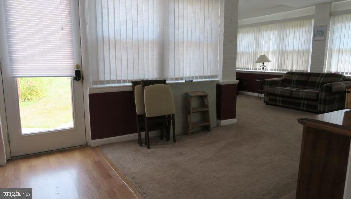 4106 Perry View Road Baltimore, MD 21236 - Photo 18 of 34 L-shaped Sunroom