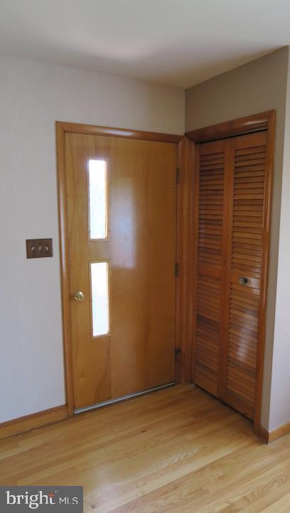4106 Perry View Road Baltimore, MD 21236 - Photo 5 of 34 Front door