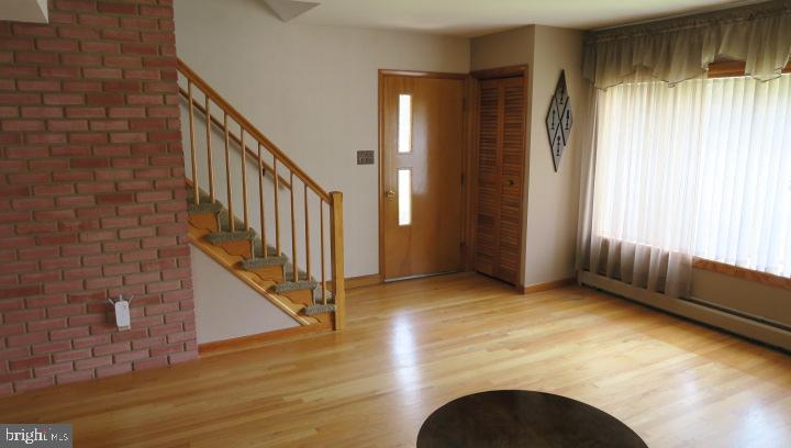 4106 Perry View Road Baltimore, MD 21236 - Photo 6 of 34 Living Rm - Oak hardwood floors