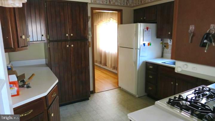 4106 Perry View Road Baltimore, MD 21236 - Photo 10 of 34 Kitchen