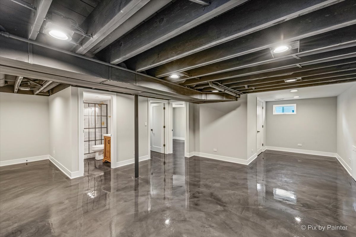 229 West Harding Road Lombard, IL 60148 - Photo 17 of 29 a view of empty room