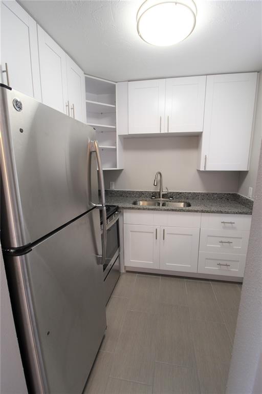 3001 Bee Ridge Road, Unit 215 Sarasota, FL 34239 - Photo 2 of 17