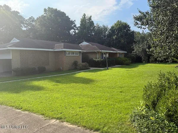 $269,900 | 230 North Vardaman Street, Wiggins, MS 39577