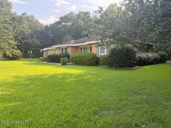 $269,900 | 230 North Vardaman Street, Wiggins, MS 39577