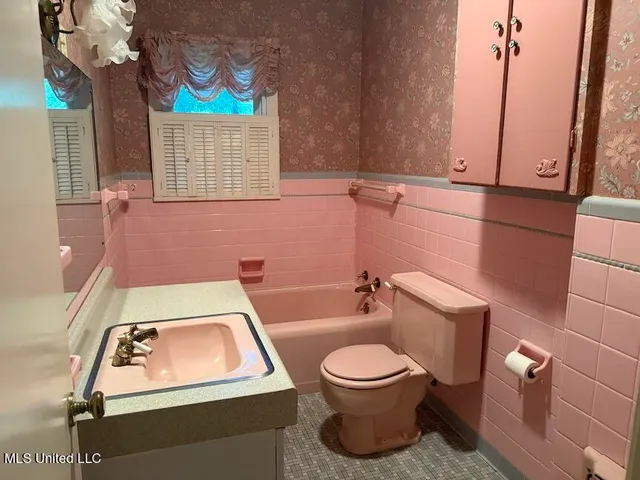 $269,900 | 230 North Vardaman Street, Wiggins, MS 39577