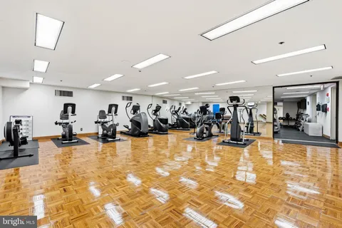 $1,125,000 | 1300 Crystal Drive, Unit 606S, Arlington, VA 22202