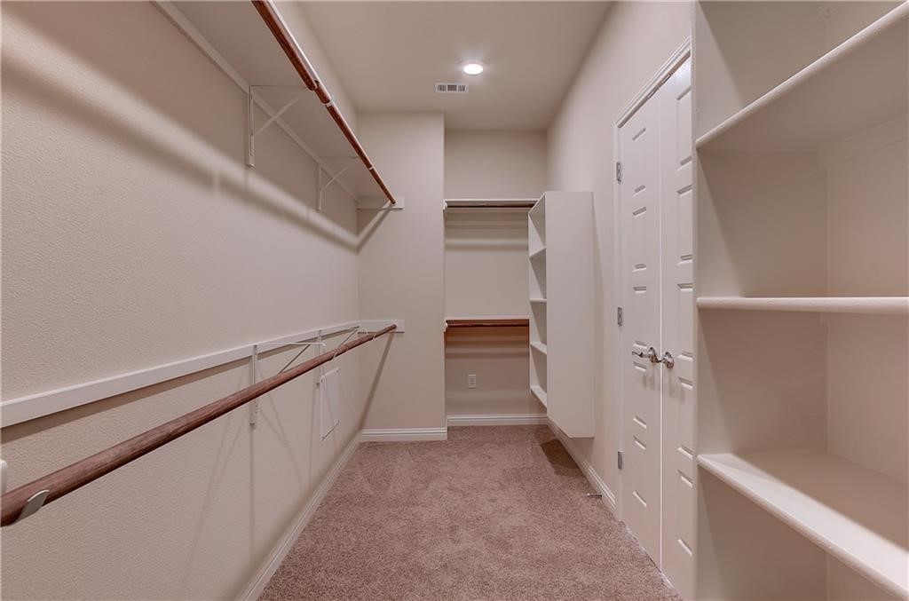 6907 Idea Road Austin, TX 78741 - Photo 25 of 29 Walk-in closed off the primary bath
