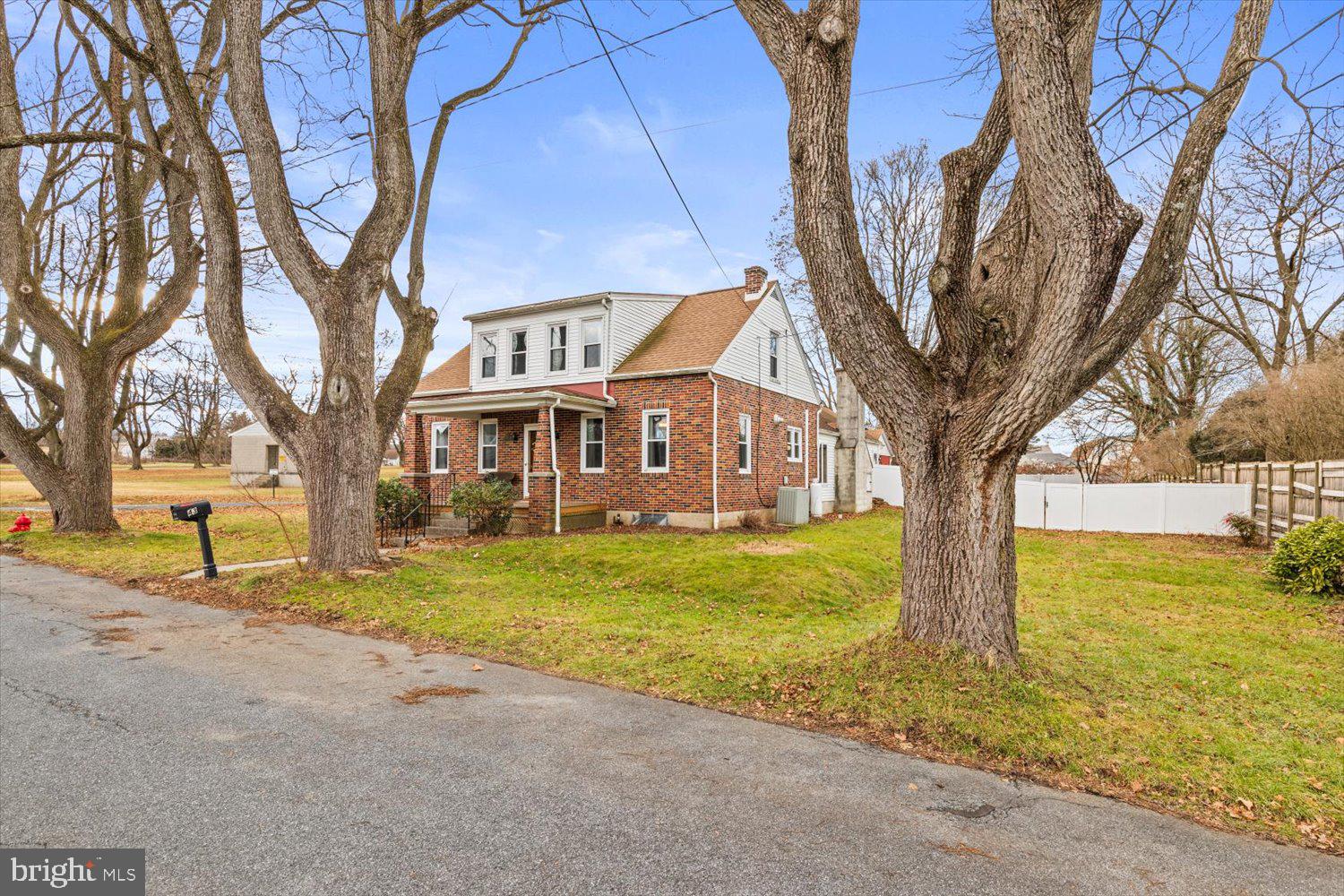 43 Locust Lane Lebanon, PA 17042 - Photo 4 of 33 Gallery Image 4