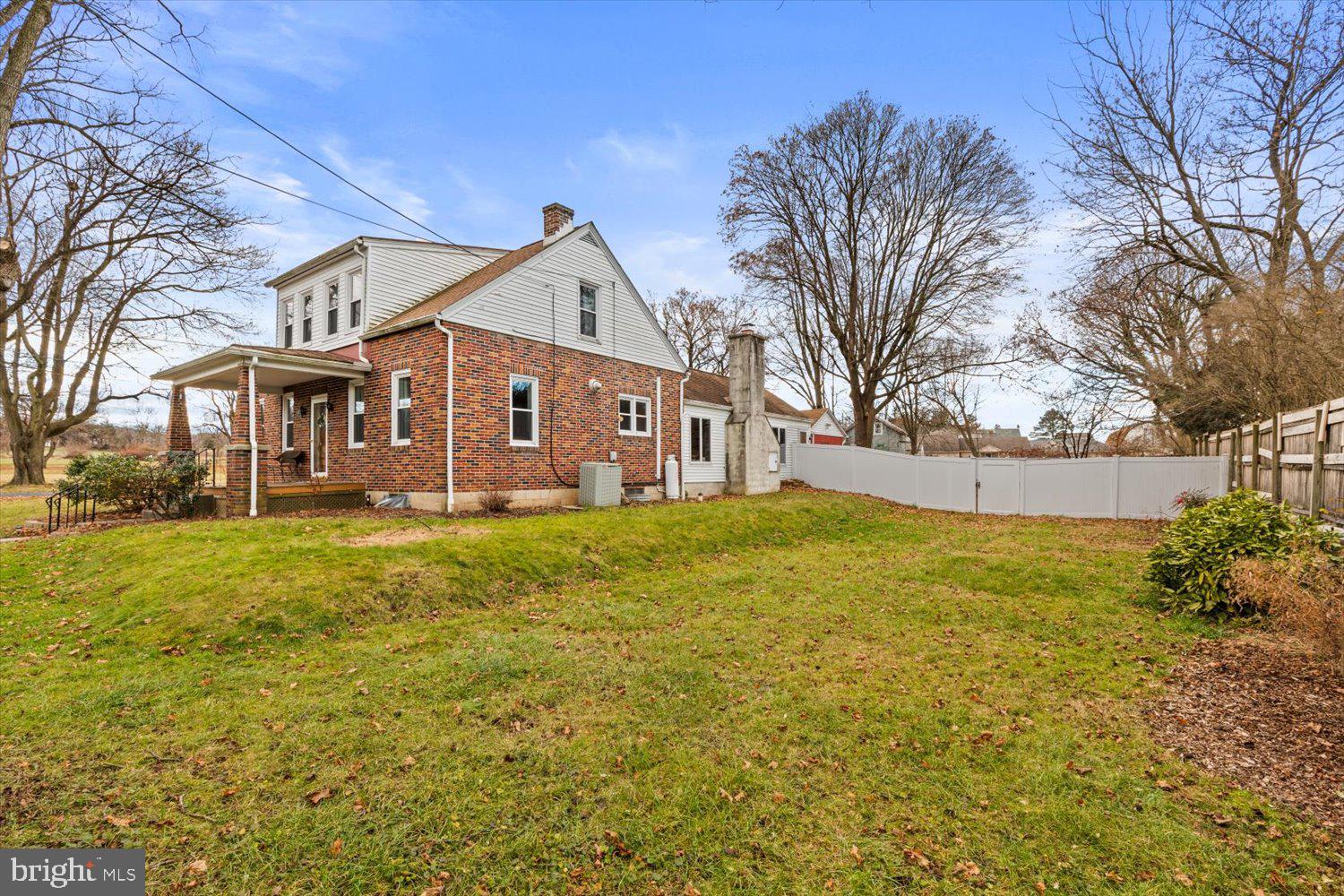 43 Locust Lane Lebanon, PA 17042 - Photo 5 of 33 Gallery Image 5
