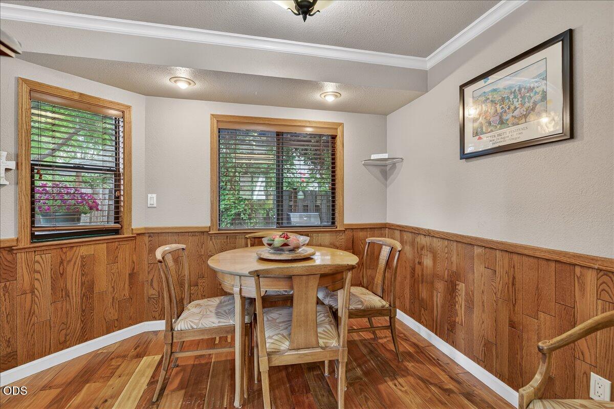 331 Mae Street Medford, OR 97504 - Photo 7 of 26