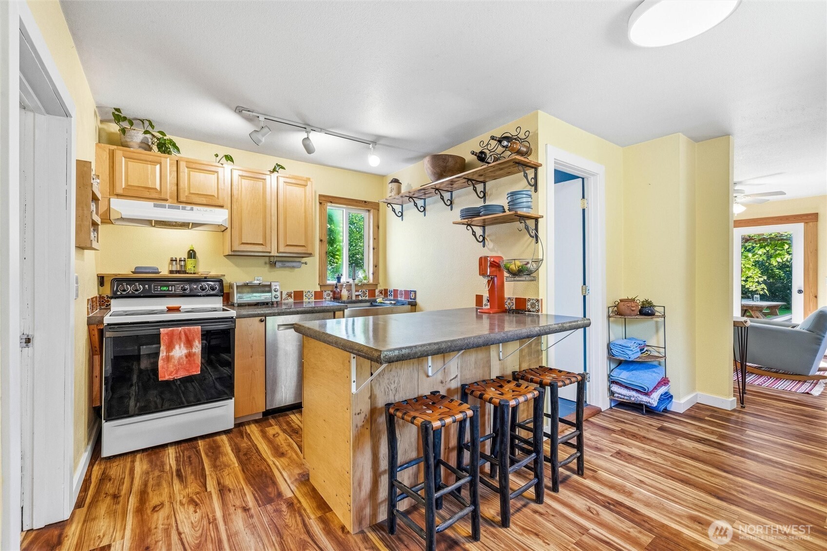 1135 Lake Samish Road Bellingham, WA 98229 - Photo 4 of 37 Gallery Image 4