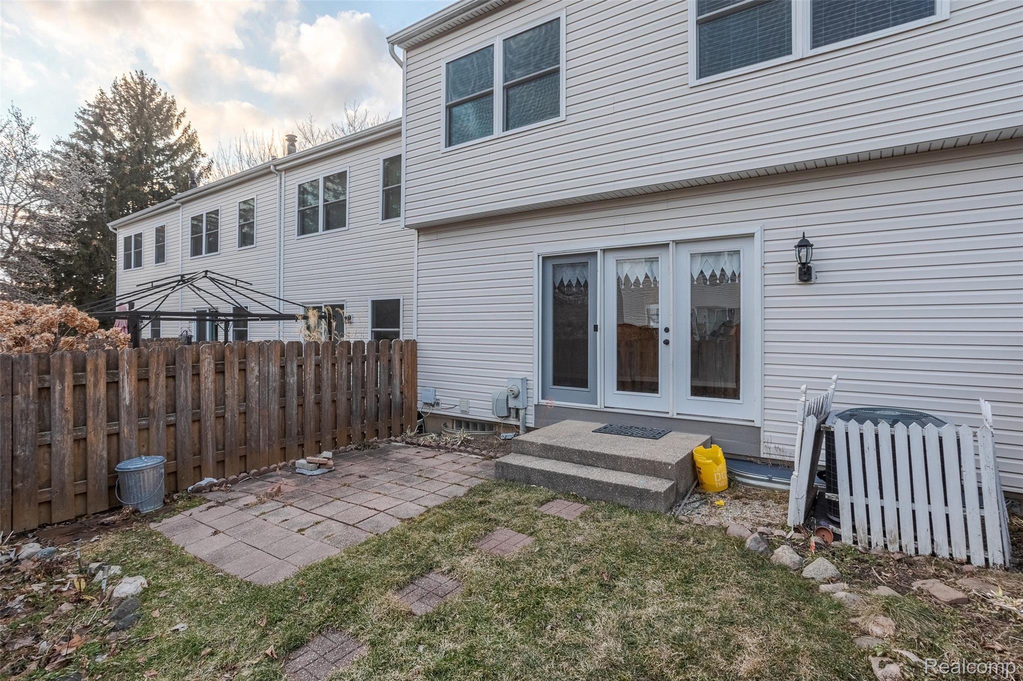 1206 Marseille Court Rochester, MI 48307 - Photo 21 of 21 Marseille-22.jpg