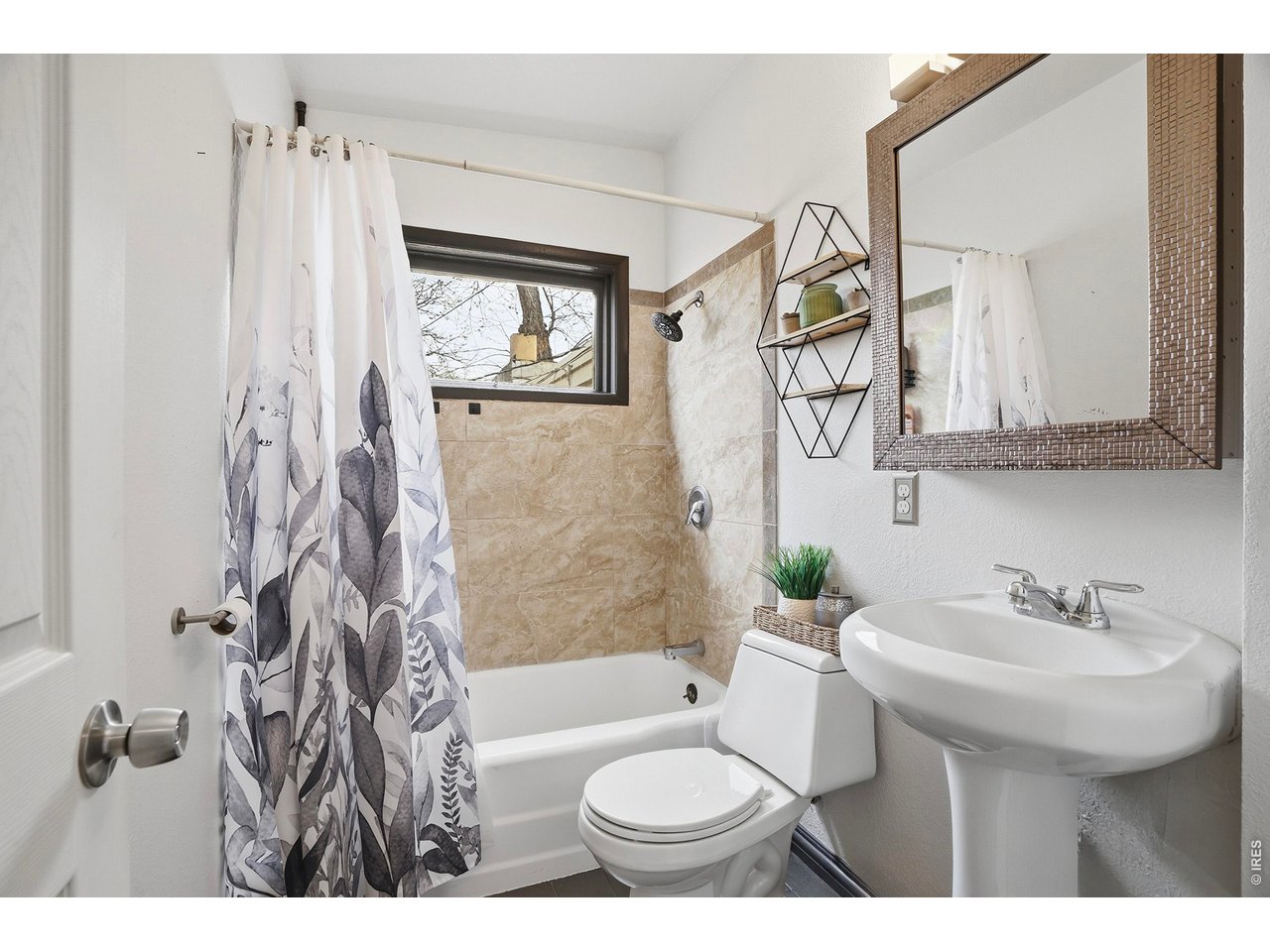 1654 South Perry Street Denver, CO 80219 - Photo 17 of 26