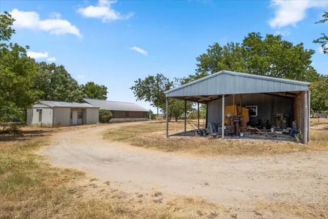 $950,000 | 1150 County Road 427, Thrall, TX 76578