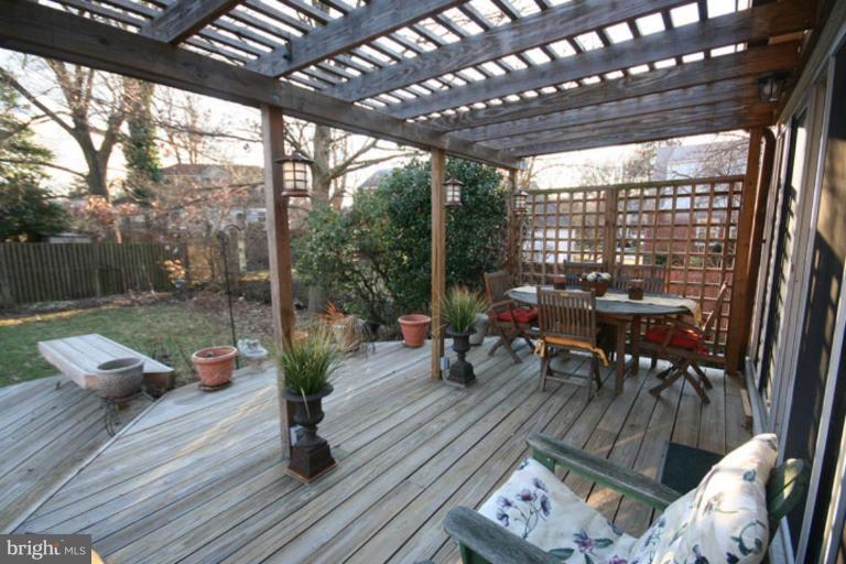 12 Stockton Road Silver Spring, MD 20901 - Photo 22 of 30 Deck