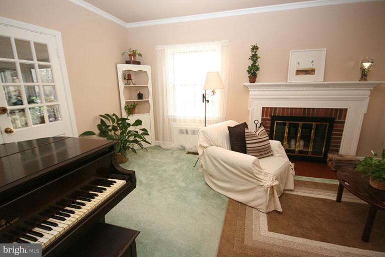 12 Stockton Road Silver Spring, MD 20901 - Photo 6 of 30 Living Room #3