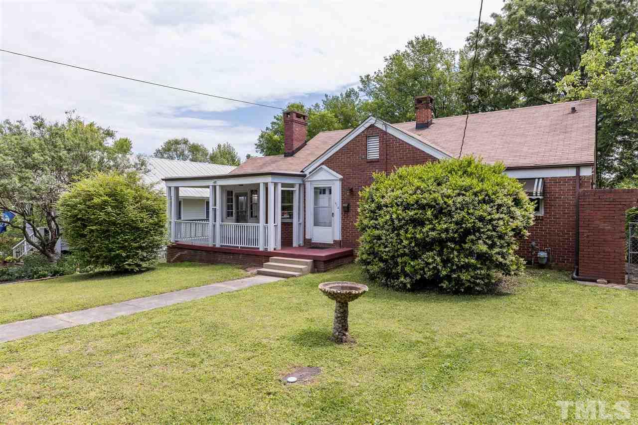 614 Elm Street Raleigh, NC 27604 - Photo 2 of 30 front view of a house with a yard