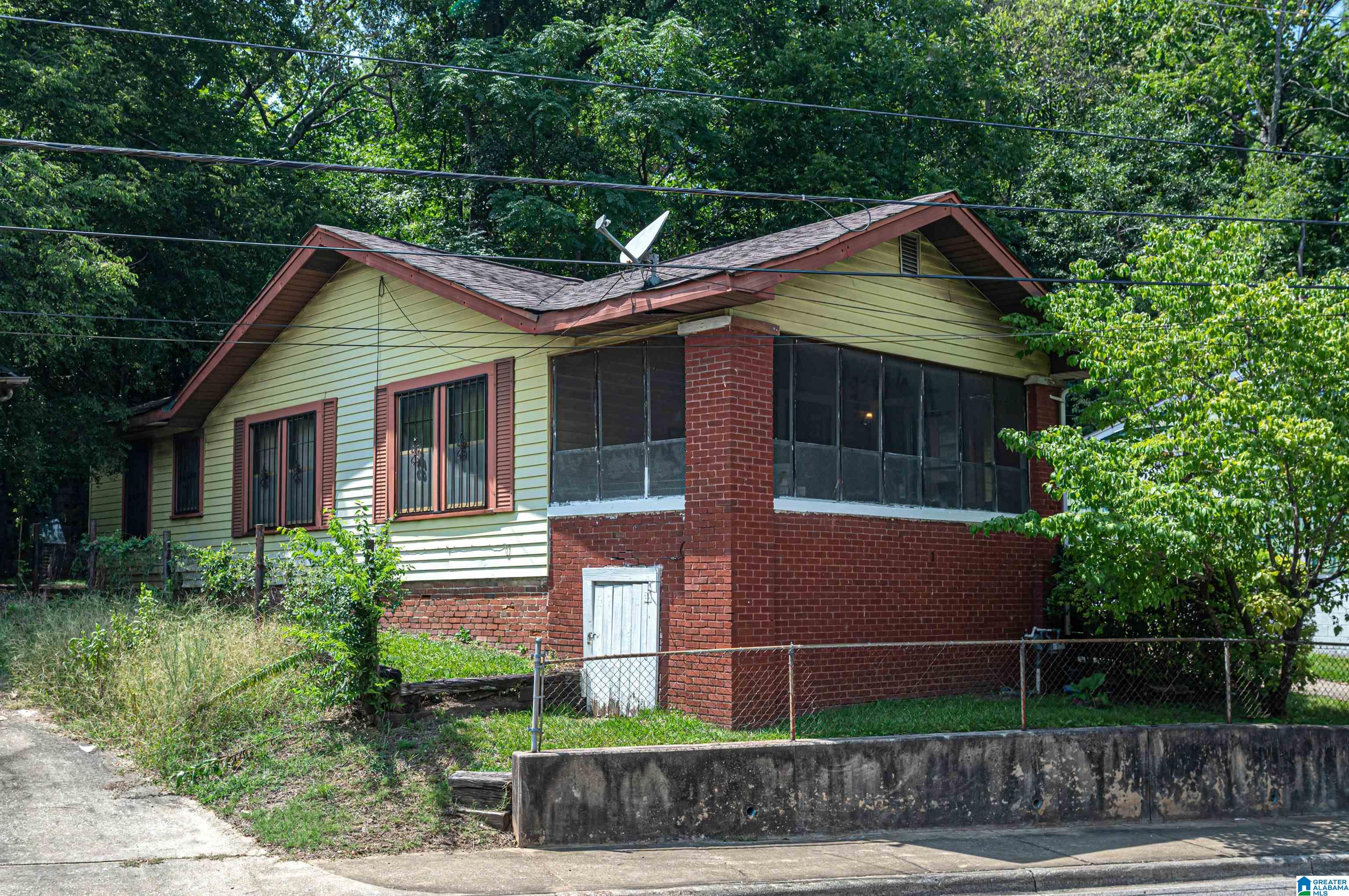 1604 Fred L Shuttlesworth Road Birmingham, AL 35234 - Photo 1 of 22